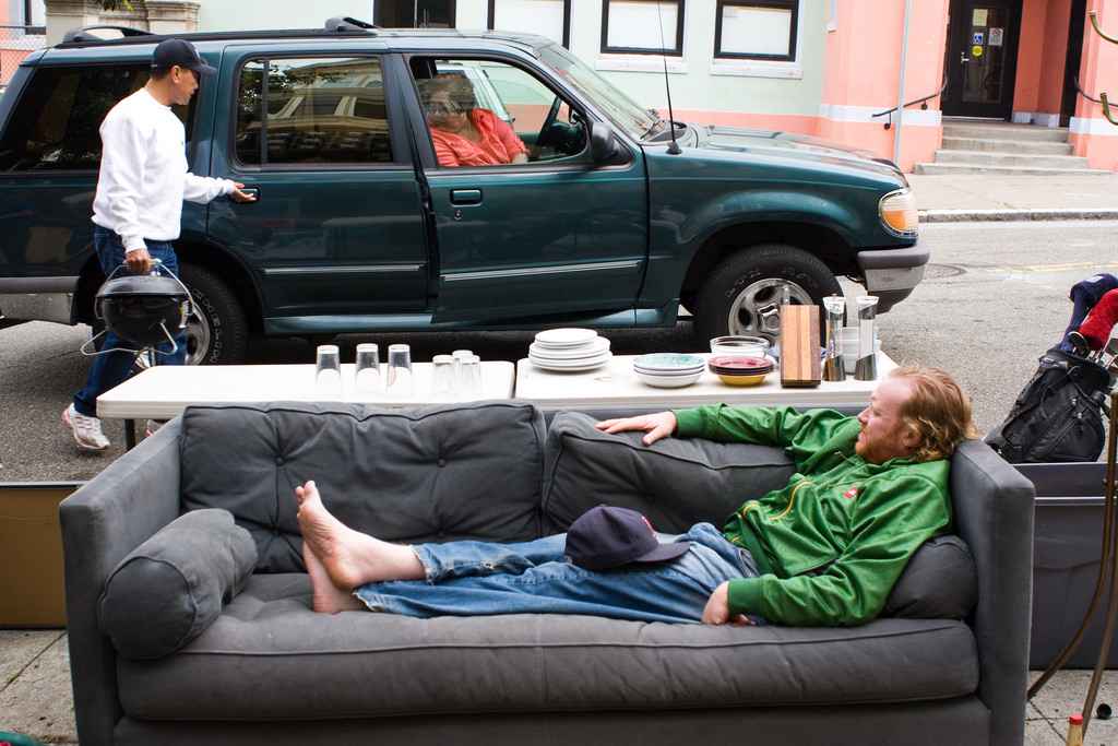 Couchsurfing là 1 cộng đồng dân du lịch tự do trên toàn thế giới