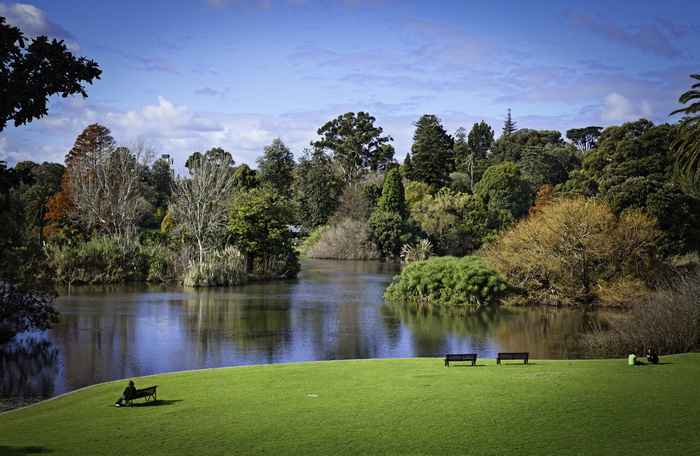 Vườn Bách thảo Hoàng gia (Royal Botanic Gardens) là một trong những vườn bách thảo tốt nhất thế giới.