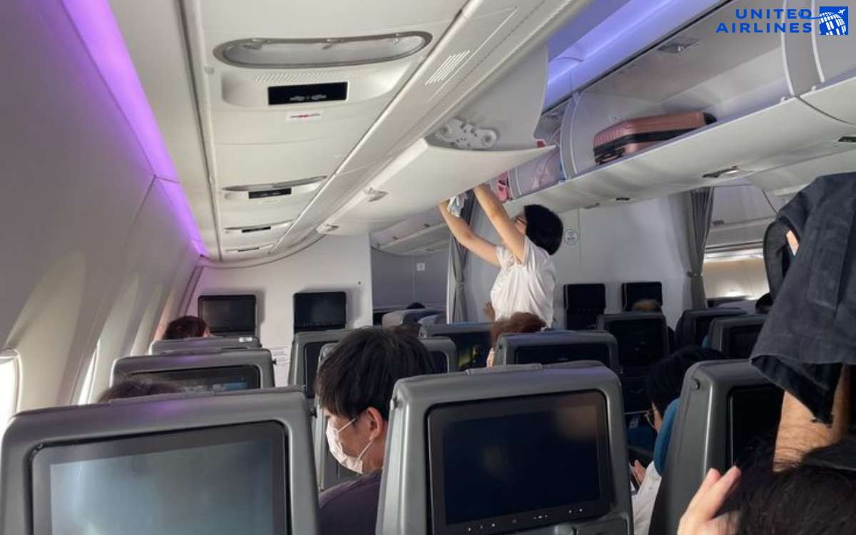 Hành khách trên chuyến bay United Airlines Hành khách trên chuyến bay United Airlines
