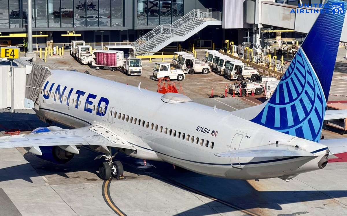 Bảng logo United Airlines Vietnam với các hãng bay khác