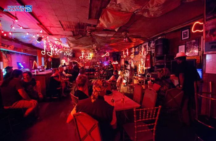 Trải nghiệm âm nhạc tại quán bar Jackson