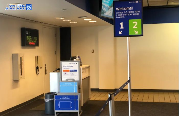 Boarding gate United Airlines Boarding gate United Airlines