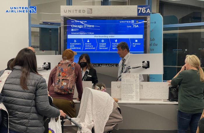 Chính sách check in United Airlines cho nhóm hành khách