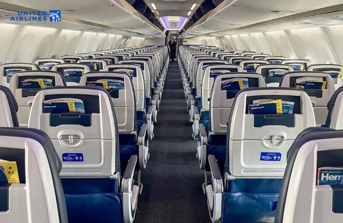 Hạng phổ thông United Airlines