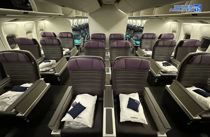 Hạng phổ thông đặc biệt United Airlines