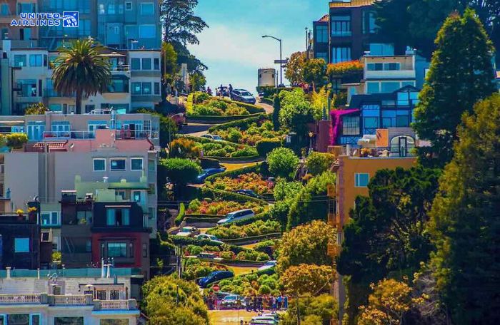 Lombard Street sở hữu vẻ đẹp ấn tượng Lombard Street sở hữu vẻ đẹp ấn tượng
