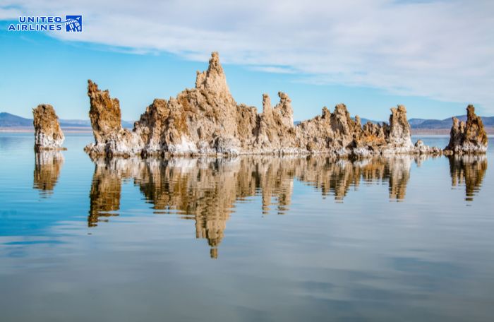 Hồ Mono sở hữu vẻ đẹp độc đáo