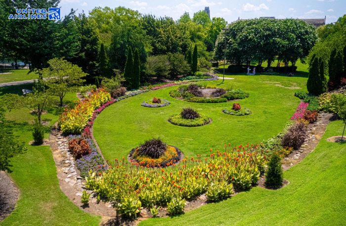 Không gian xanh mát của công viên Centennial