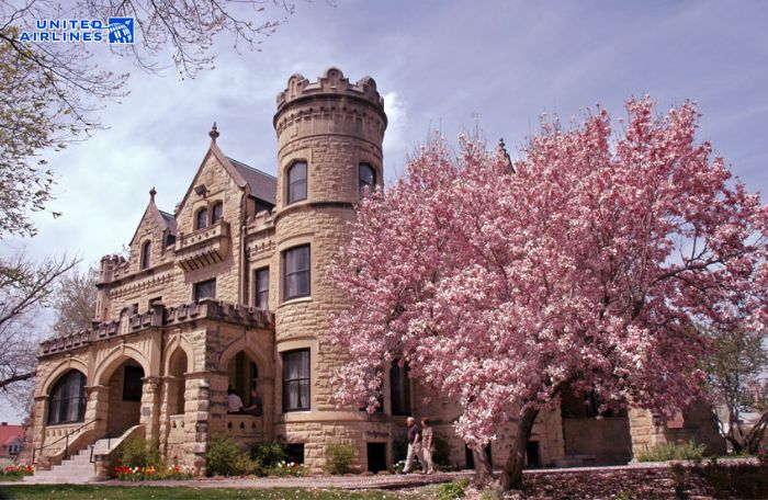 Kiến trúc ấn tượng của lâu đài Joslyn