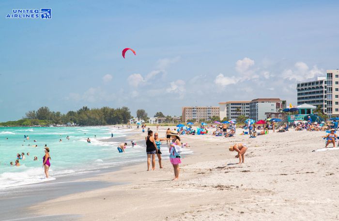 Bãi biển Venice vào tháng 6
