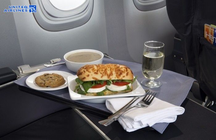 Dịch vụ suất ăn United Airlines
