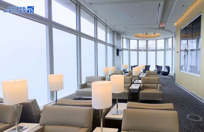 Phòng chờ United Club Premium Economy Phòng chờ United Club Premium Economy