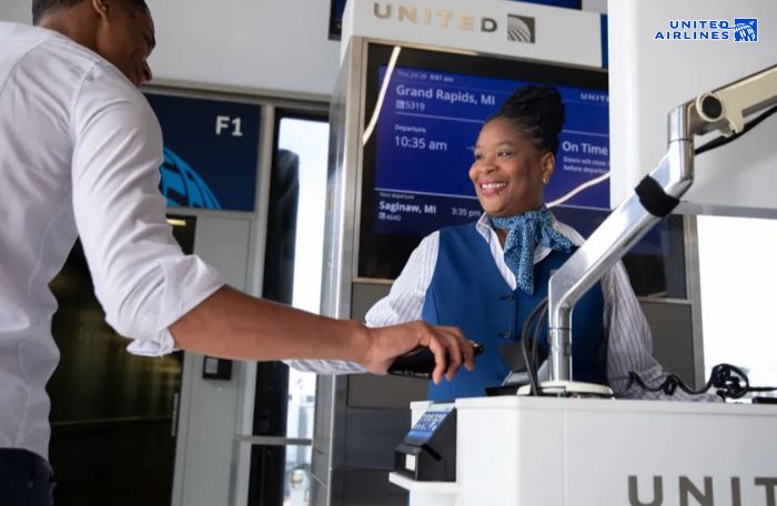 Dịch vụ hỗ trợ hành khách quá cảnh United Airlines