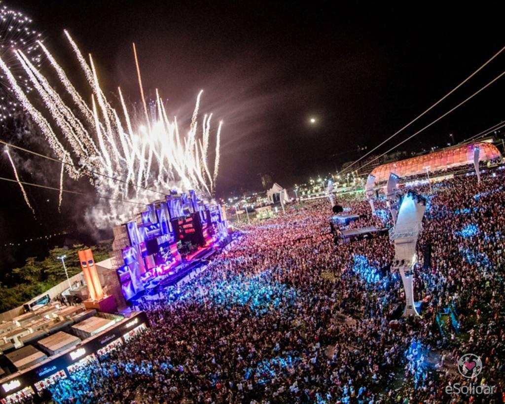 Rock Behind the Scenes