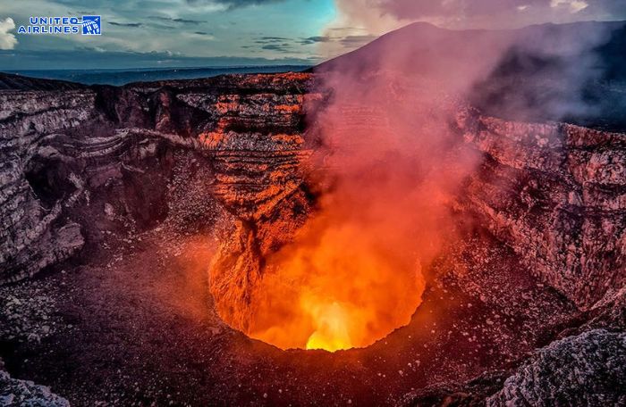 Vẻ đẹp ấn tượng của núi lửa Hawaii