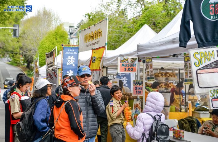 Các gian hàng ẩm thực Nhật hấp dẫn