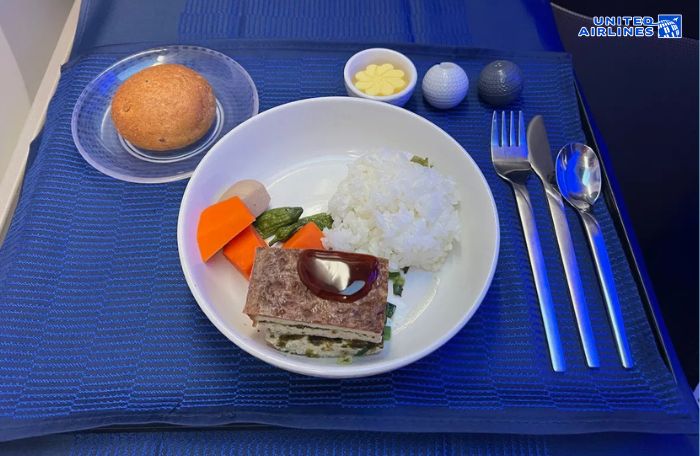 Tiện ích ghế ngồi thương gia United Airlines