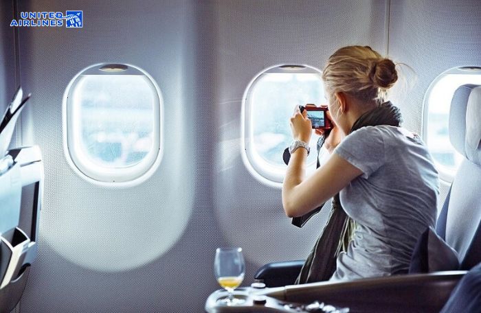 Chính sách cho người lớn đi máy bay
