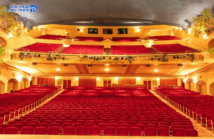 Không gian nhà hát Plaza