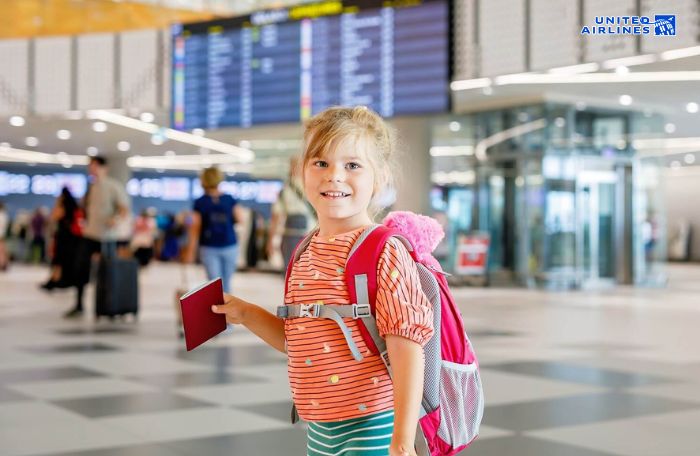 Chuẩn bị giấy tờ đi máy bay United Airlines đầy đủ