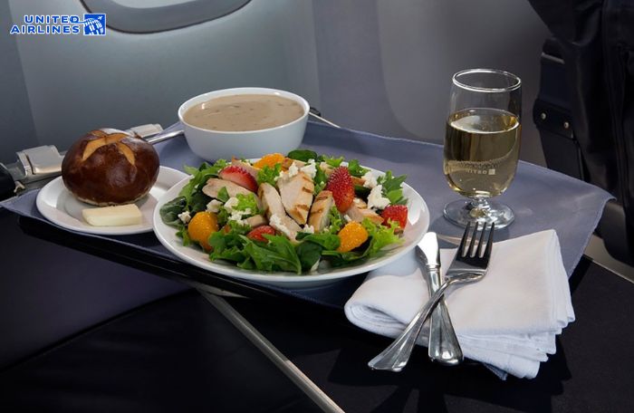 Bữa ăn hạng nhất United Airlines Bữa ăn hạng nhất United Airlines