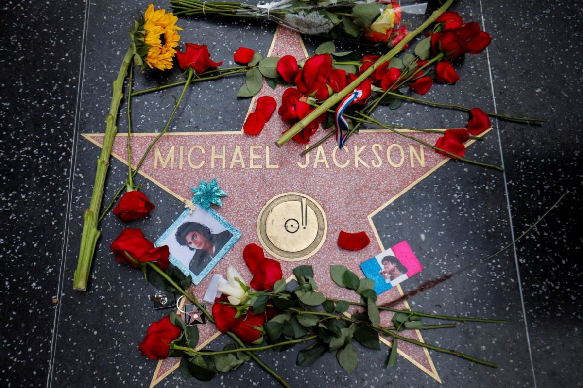 Có 2 ngôi sao trùng tên Harrison Ford và Michael Jackson