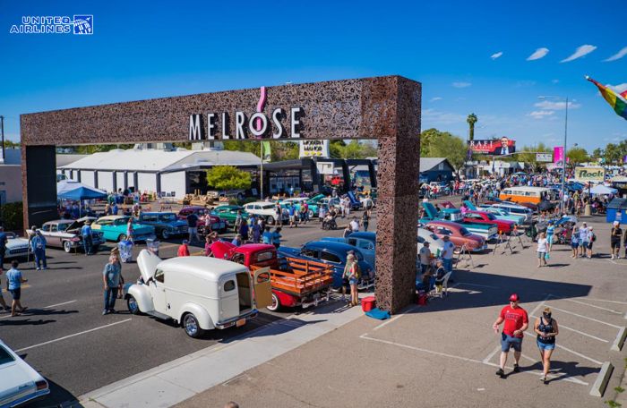 Trải nghiệm dạo phố Melrose District