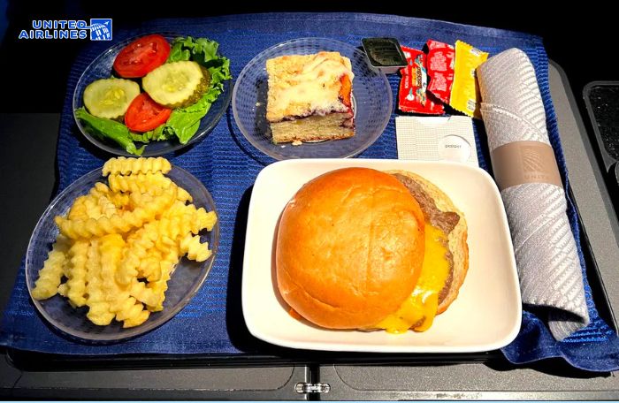 Suất ăn hạng nhất United Airlines