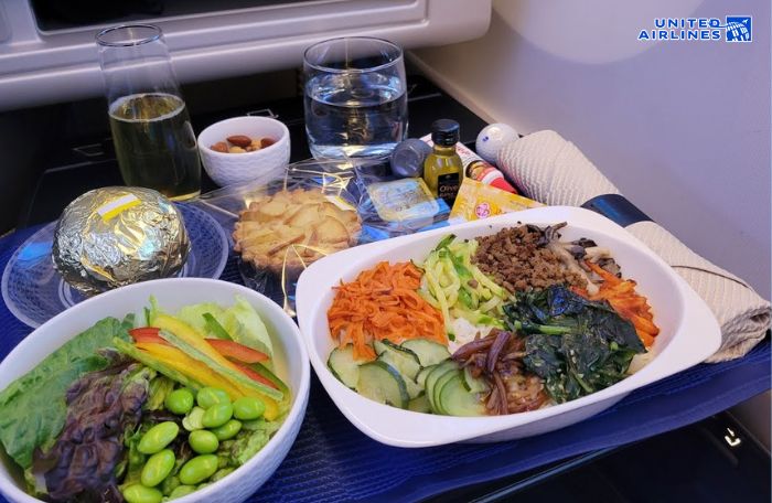 Suất ăn thương gia United Airlines