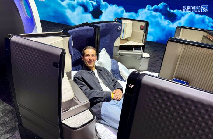 Thiết kế ghế ngồi thương gia United Airlines