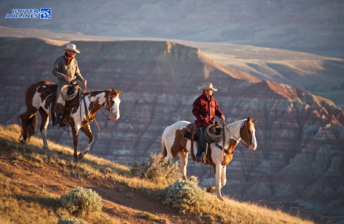 Cưỡi ngựa tại Titcomb Basin là hoạt động hấp dẫn